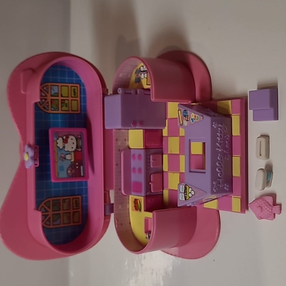 2009 hello kitty show toy